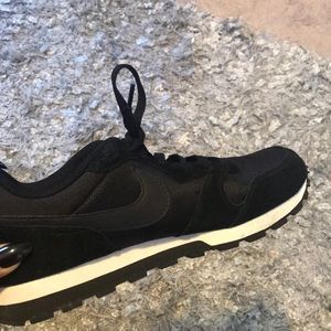 Barely worn Nike MD Runner 2
